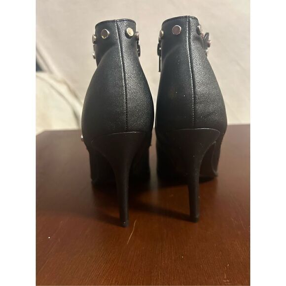 Fergie captain studded heeled ankle boots size 7.5 - Picture 4 of 8